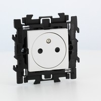 BTICINO living light prise de courant 2p+t avec plaque centrale affleurante-fixation griffes BTICINO living light prise de courant 2p+t avec plaque centrale affleurante-fixation griffes