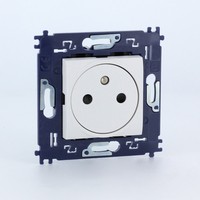 BTICINO living light stopcontact 2p met aarding centraalplaat vlak BTICINO living light stopcontact 2p met aarding centraalplaat vlak