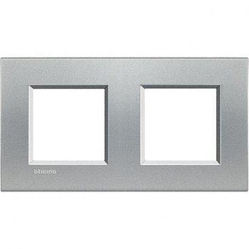 BTICINO living light plaque rectangulaire 2 x 2 modules entraxe 71 mm horizontal/vertical alu BTICINO living light plaque rectangulaire 2 x 2 modules entraxe 71 mm horizontal/vertical alu