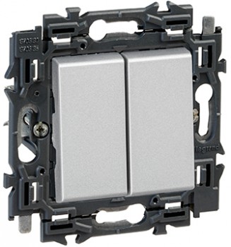 LEGRAND valena drukknop 6a+ wisselschakelaar 10ax 250v (alu) LEGRAND valena drukknop 6a+ wisselschakelaar 10ax 250v (alu)