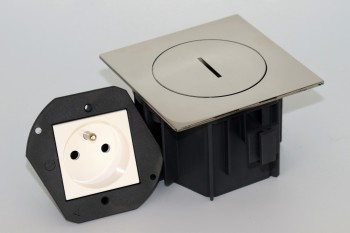 SQUARE arpi vloerstopcontact 2p met aarding ip66 stainless steel polished SQUARE arpi vloerstopcontact 2p met aarding ip66 stainless steel polished