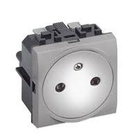 BTICINO living light stopcontact 2p + a vlak met centraalplaat (te) BTICINO living light stopcontact 2p + a vlak met centraalplaat (te)