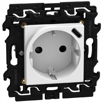 light now contactdoos 2p+a randaarding/schuko+usb-c wit